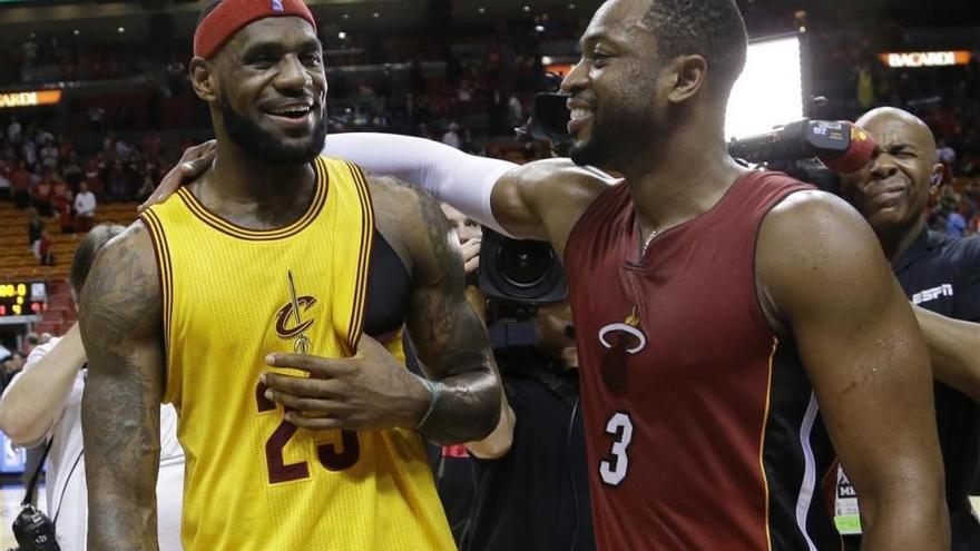 Wade ficha por los Cavaliers para unirse a su &quot;hermano&quot; Lebron