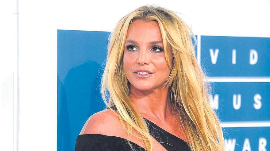 Britney Spears, cantante: La eterna adolescente da otro volantazo