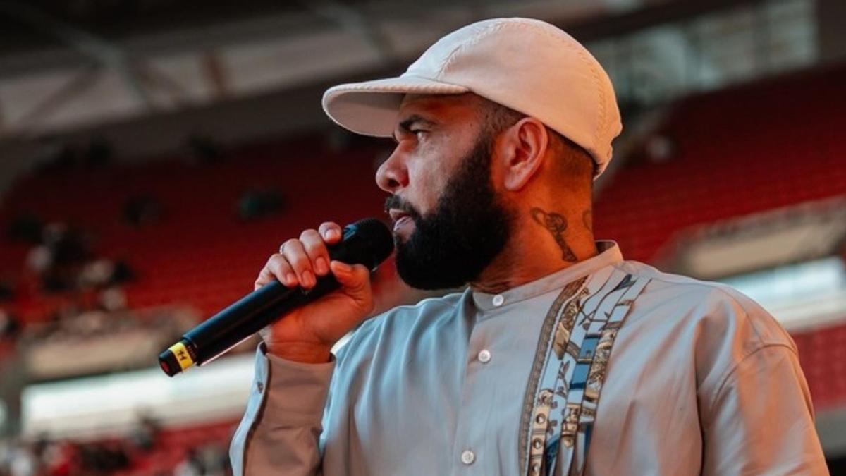 Dani Alves se reinventa como predicador en Riyadh Air Metropolitano: Cristo Jesús es el "mejor entrenador y jugador"