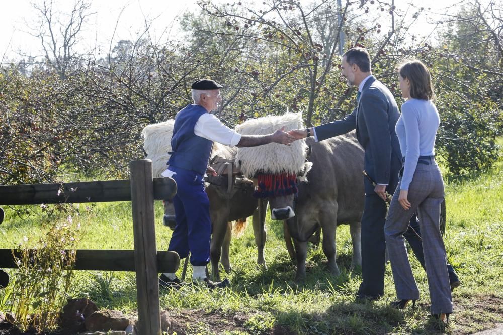 Los Reyes visitan Poreñu, Pueblo Ejemplar 2017