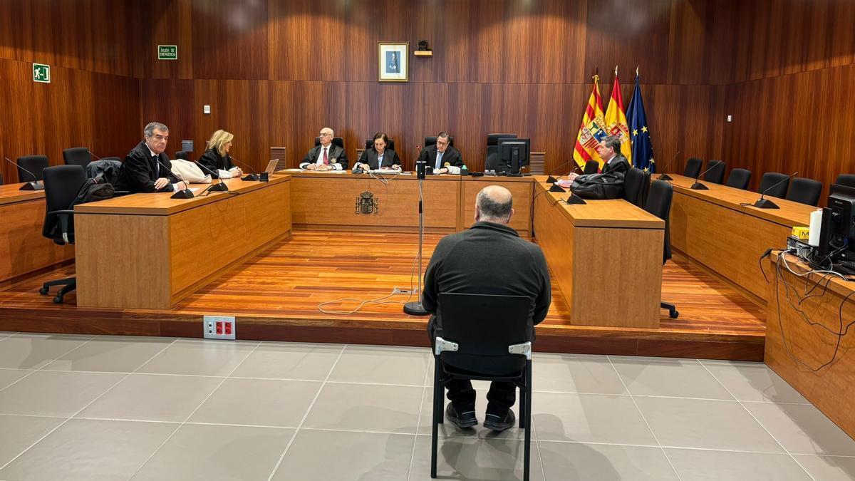 Pedro M. H., este martes, en el banquillo de los acusados de la Audiencia Provincial de Zaragoza.