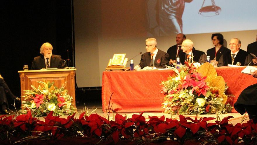 El Colegio de Abogados de Lucena respalda al poder judicial en su fiesta anual
