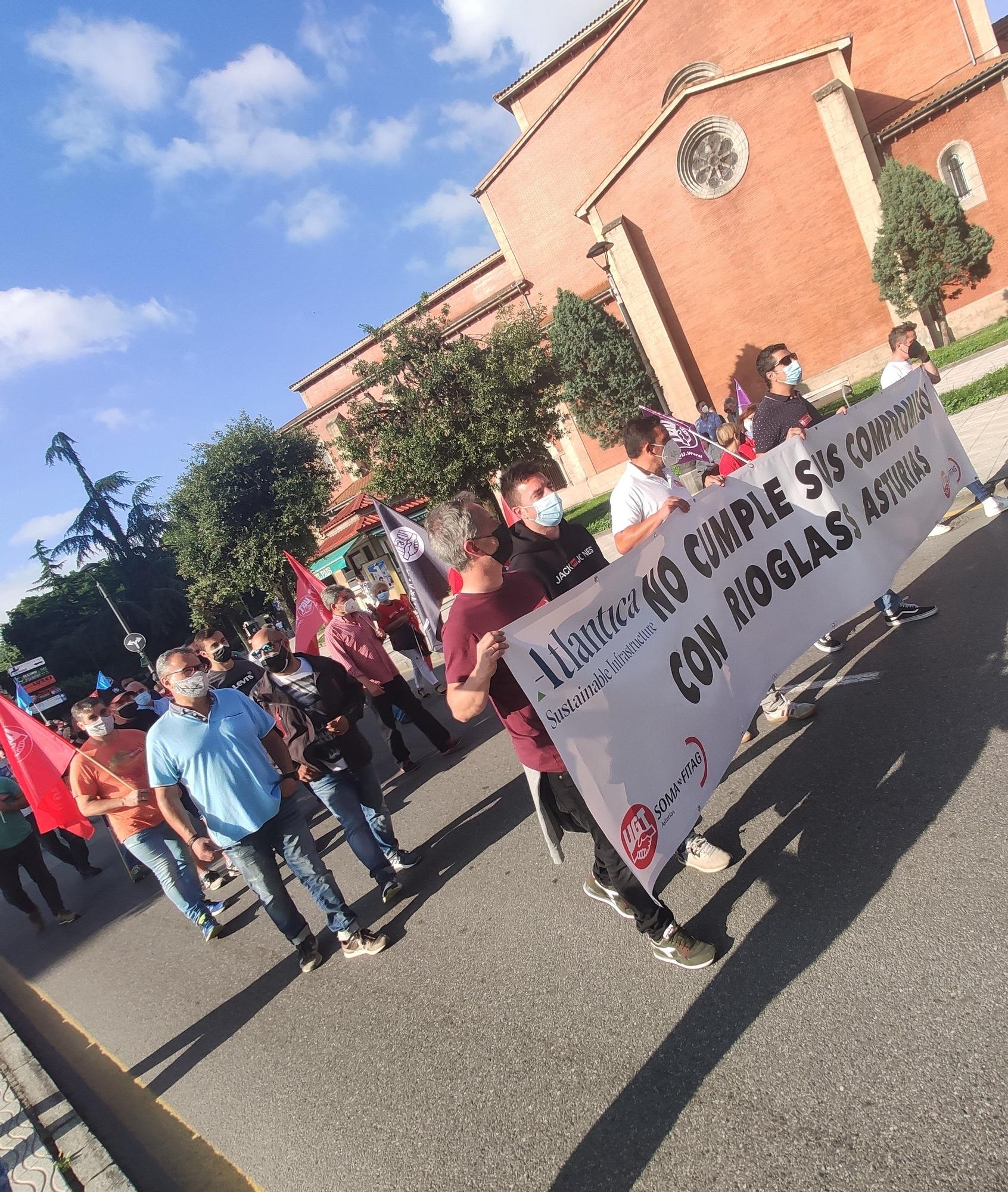 Manifestación en defensa de la industria asturiana en Langreo