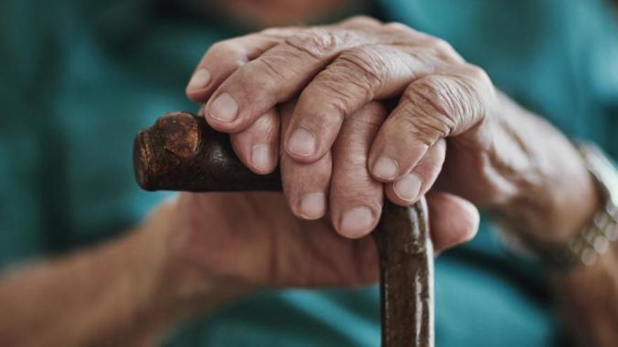 Un matrimonio de ancianos pasa dos noches durmiendo en un parque de Oviedo