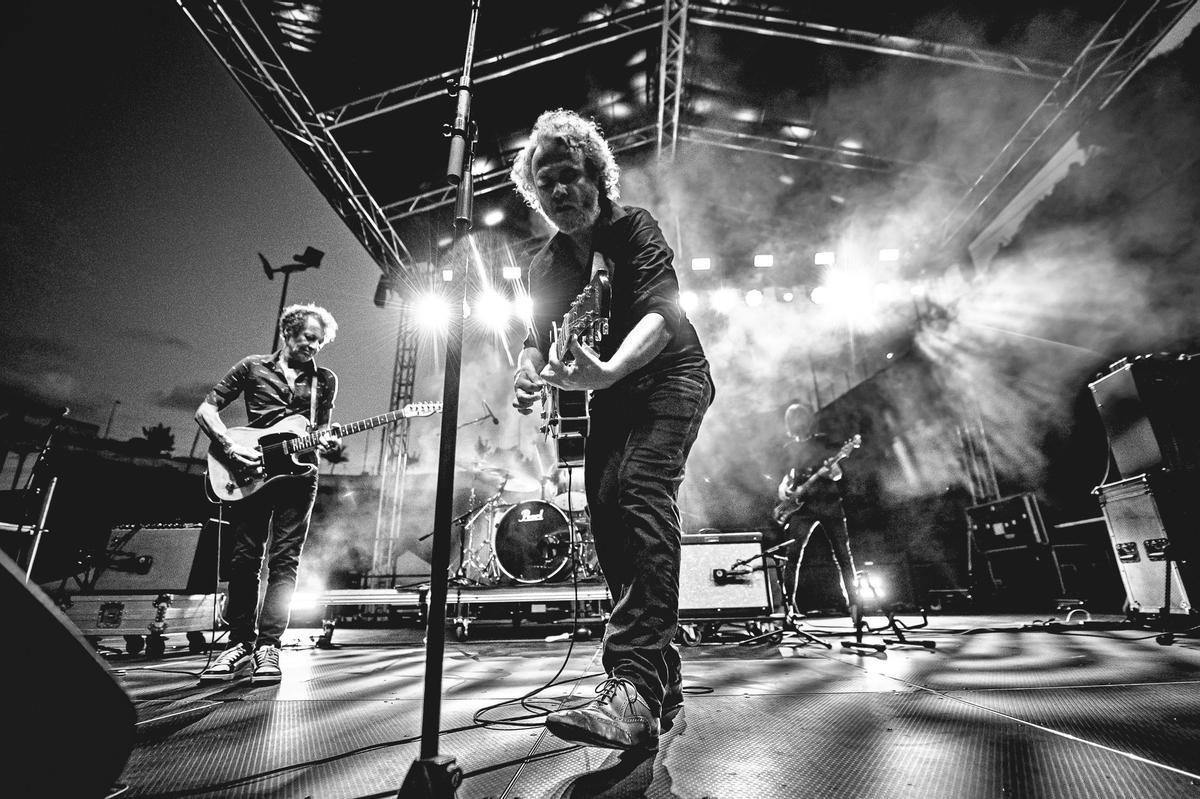 Jose Domingo, en el centro, con su banda durante una actuación