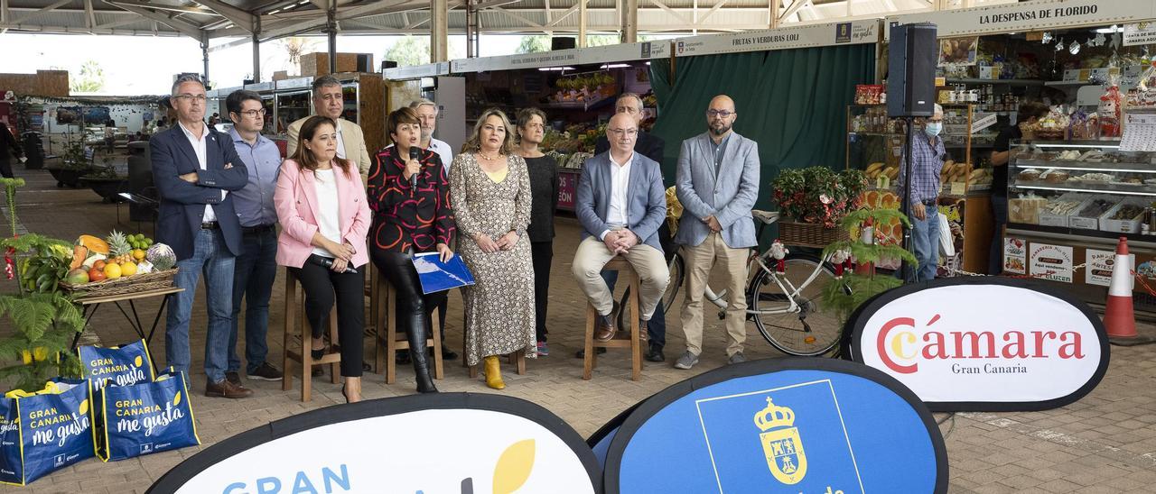 La consejera de Industria Minerva Alonso presenta las ayudas a los mercados junto a representantes de los ayuntamientos y mercados de la capital, Telde, Guía y Gáldar.