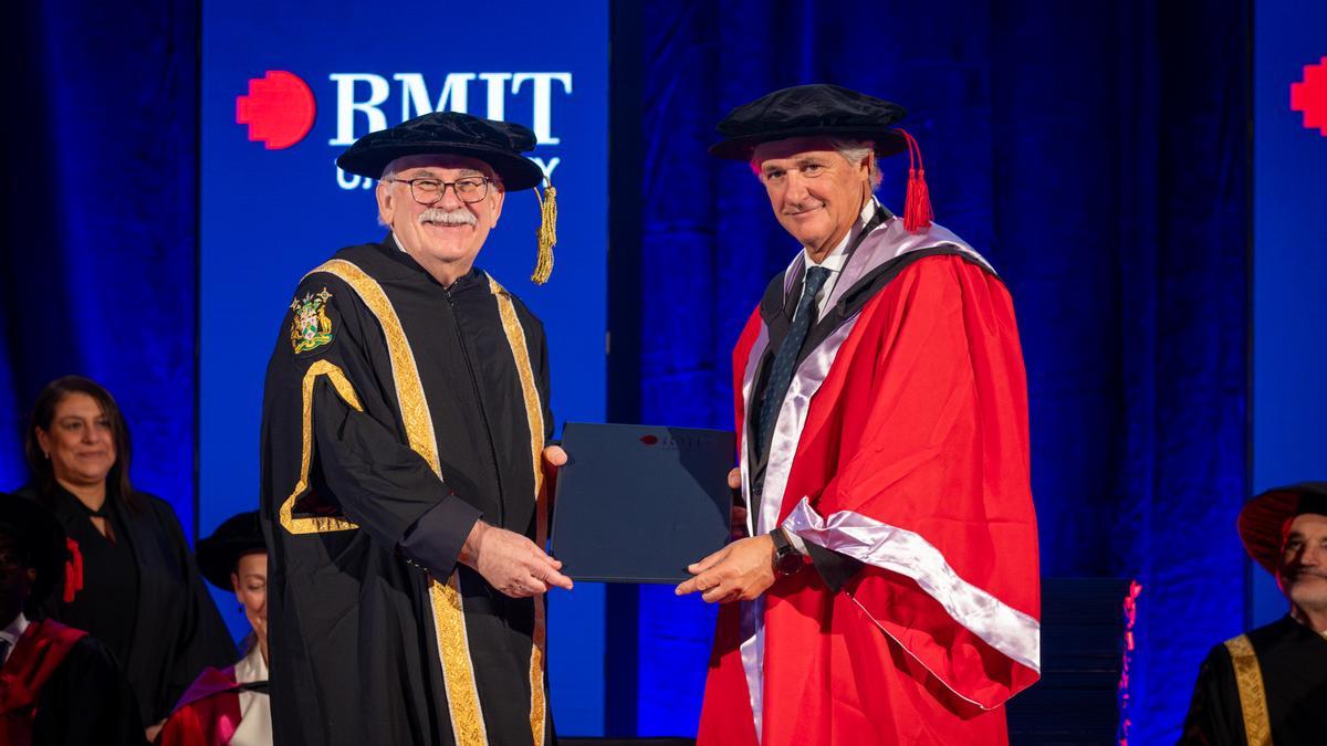 José Manuel Entrecanales, investido doctor honoris causa por la RMIT University.