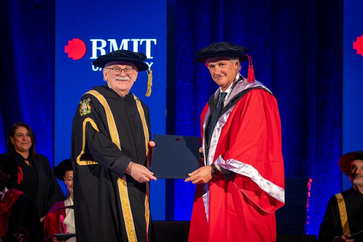 José Manuel Entrecanales, investido doctor honoris causa por la RMIT University.