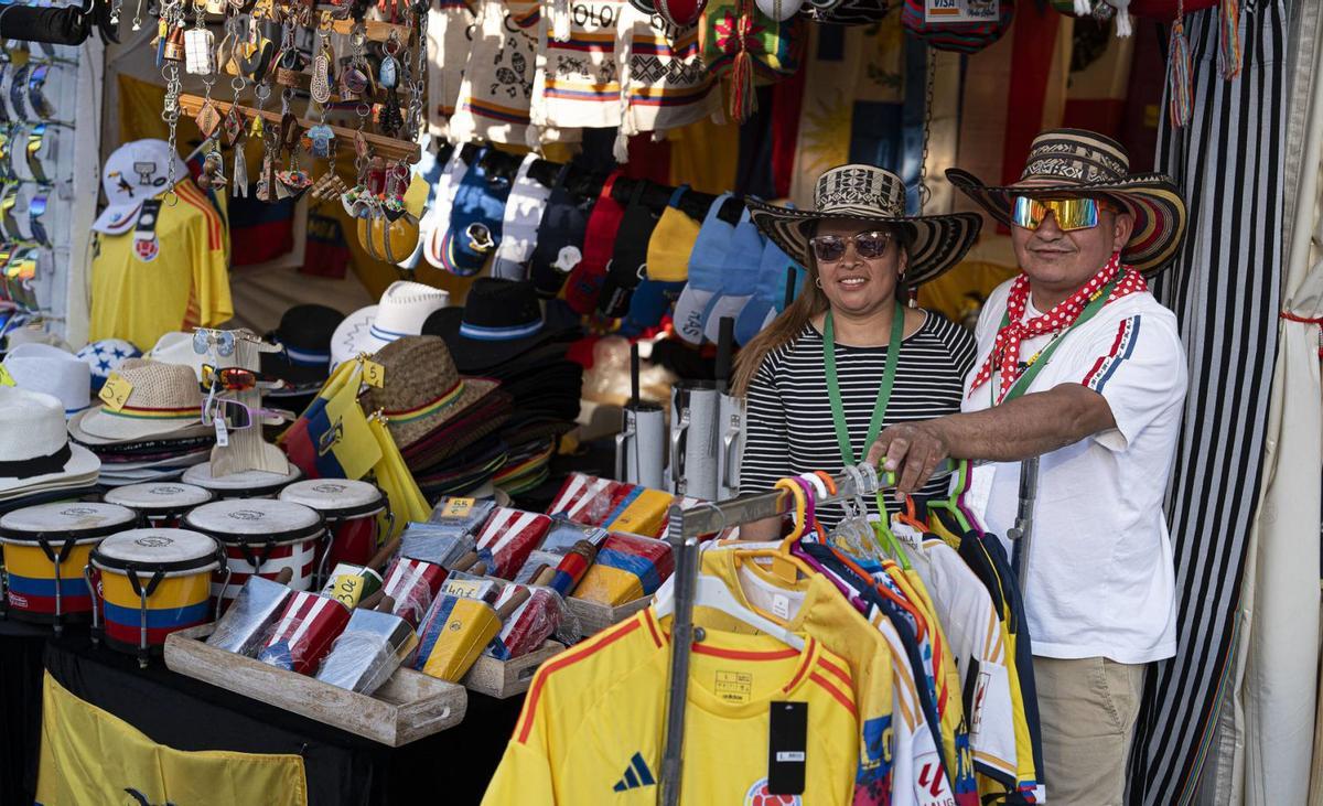 La Feria de Abril sedueix els llatins La Feria de Abril sedueix els llatins