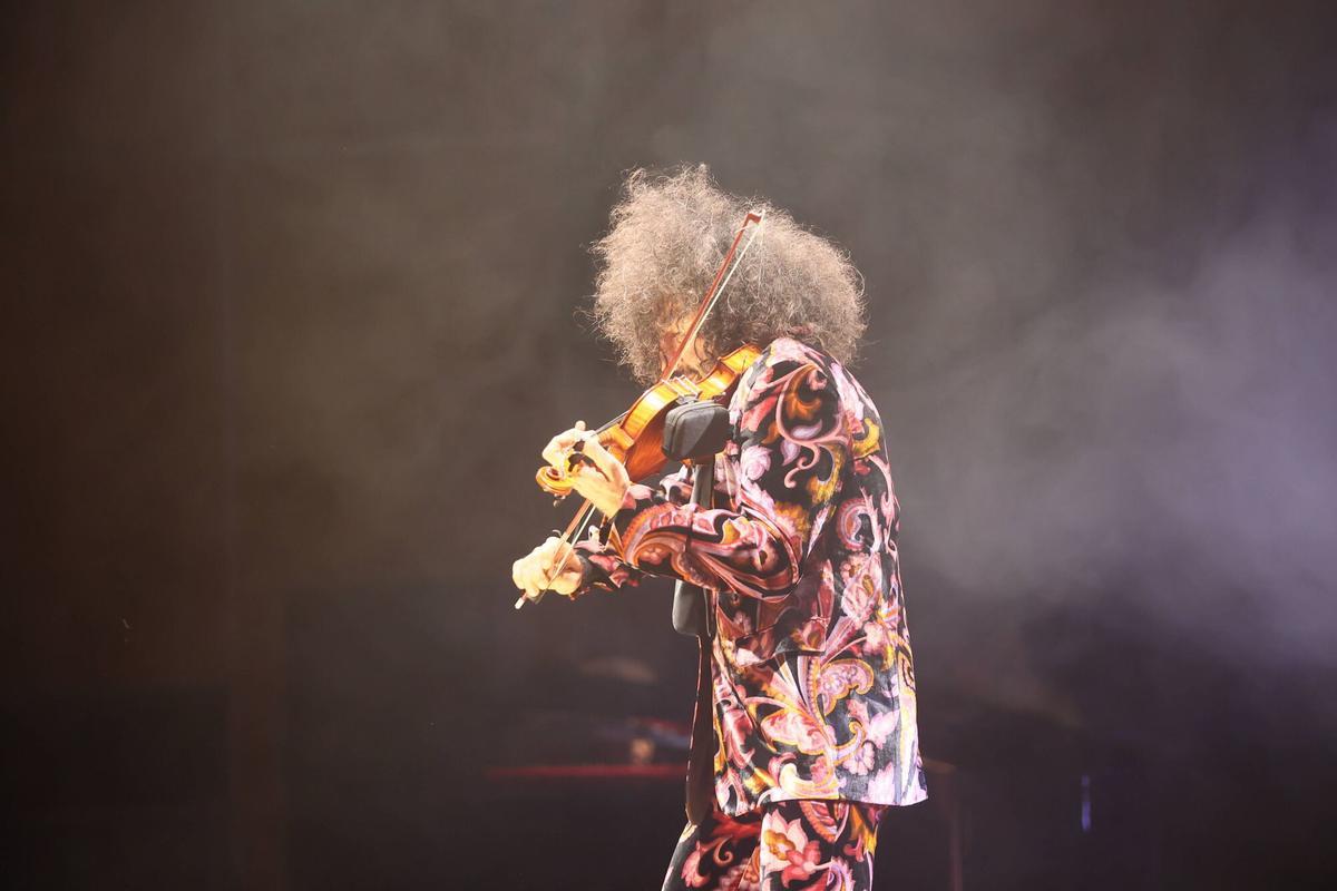 Ara Malikian hace vibrar al público de Oviedo con "Intruso"