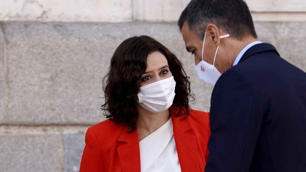 Sánchez, Ayuso y la (esperada) lluvia de vacunas