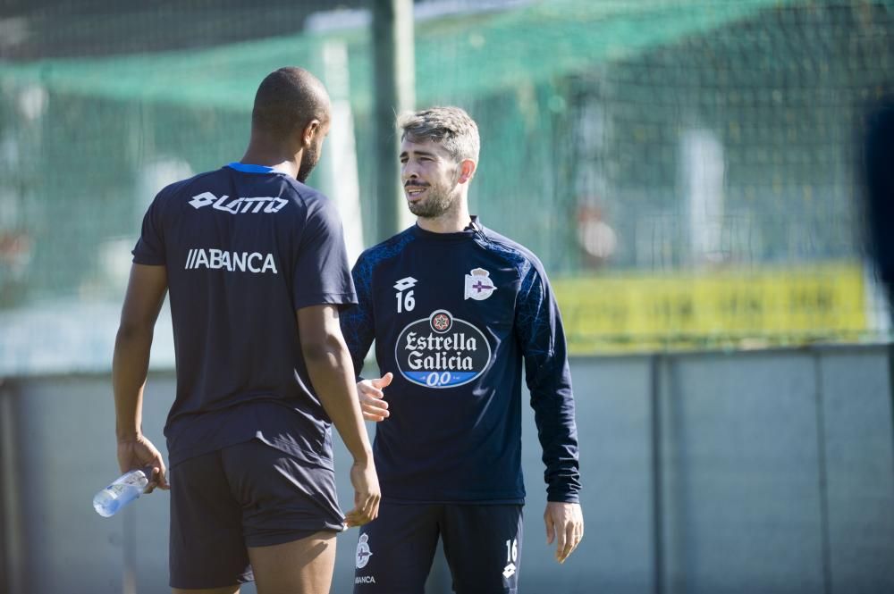 Carles Gil tuvo que abandonar antes de tiempo el entrenamiento. Sidnei y Joselu, también al margen.