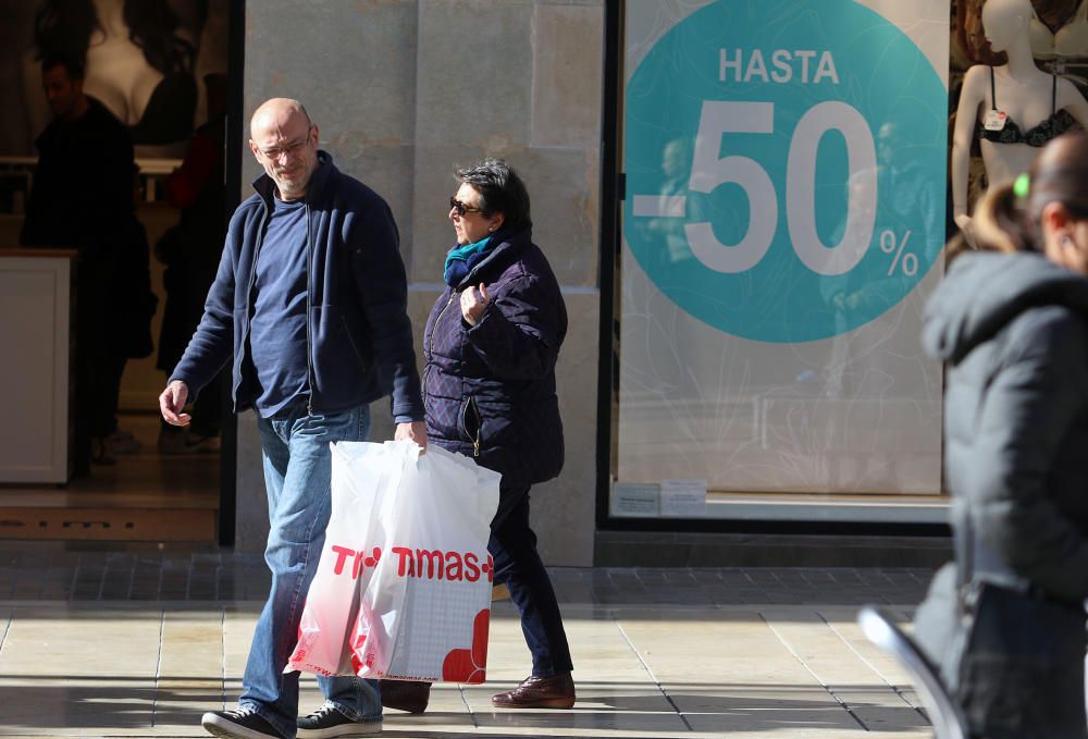 Primer día de las rebajas de enero en Málaga