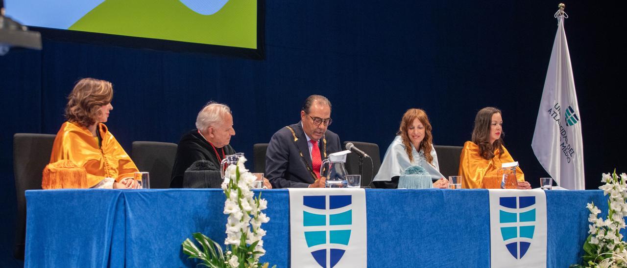 Acto de Graduación de la Universidad del Atlántico Medio - UNAM