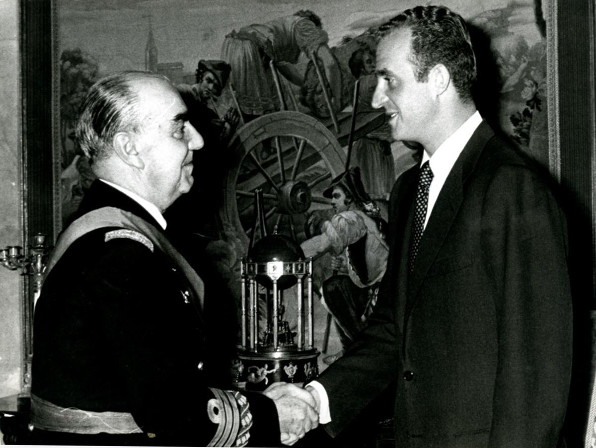 Luis Carrero Blanco y el príncipe Juan Carlos, el 9 de junio de 1973