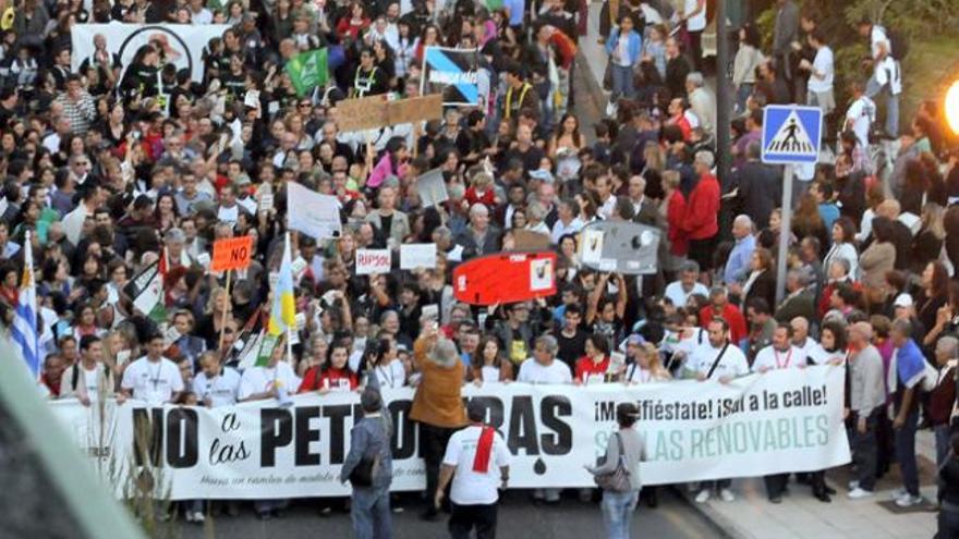 Imagen de la manifestación contra las prospecciones el pasado 24 de marzo en Lanzarote. i  LP/DLP
