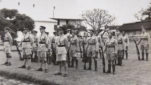 El gobernador militar de Bermudas y sus oficiales durante la Segunda Guerra Mundial.
