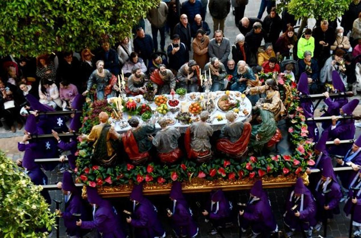 'La Santa Cena' saliendo del Museo Salzillo.