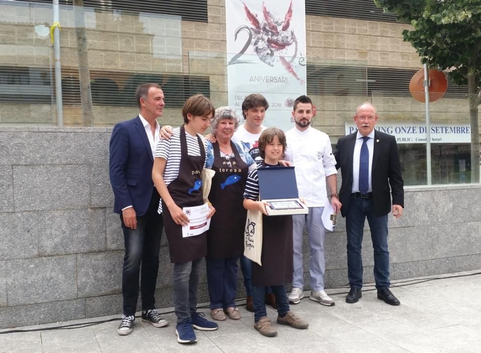 Els finalistes del concurs de Peix de Roca de Begur amb el jurat.