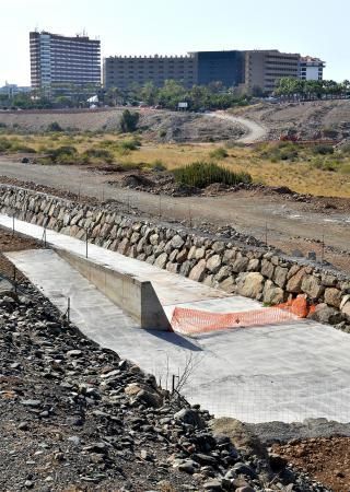 27/06/2018 PLAYA DEL INGLÉS, SAN BARTOLOMÉ DE TIRAJANA. Estado actual en que se encuentran los terrenos de El Veril, en los que se construirá el parque de atracciones Siam Park. SANTI BLANCO  | 27/06/2018 | Fotógrafo: Santi Blanco