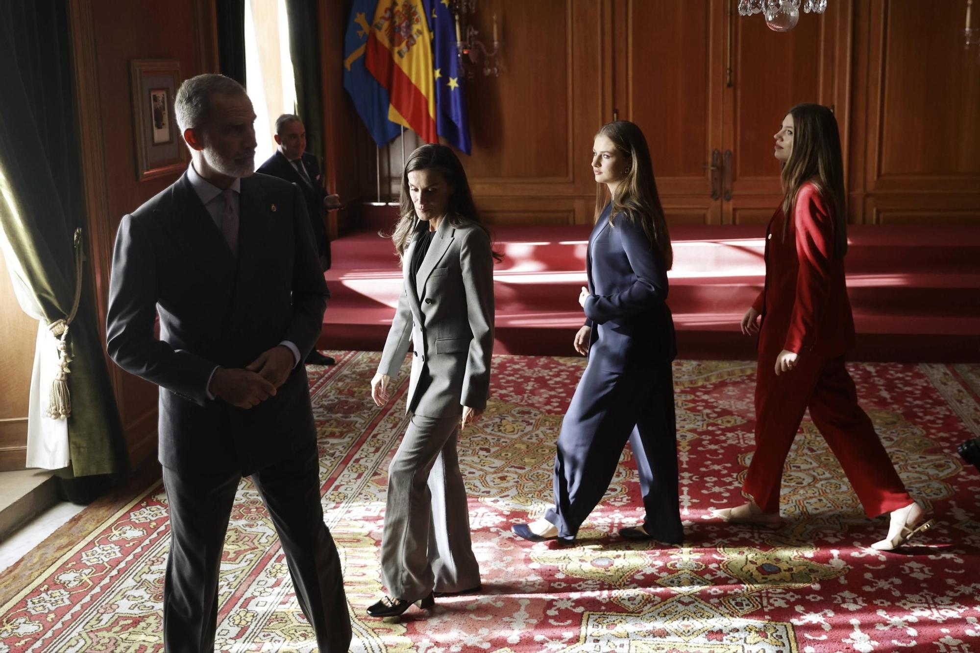 EN IMÁGENES: Así ha sido el encuentro de Familia Real con los premiados con las Medallas de Asturias 2025 y personas declaradas hijos predilectos y adoptivos de Oviedo