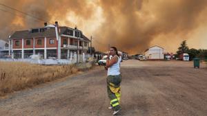 Els tècnics consideren «inextingible» l’incendi de Losacio a Zamora