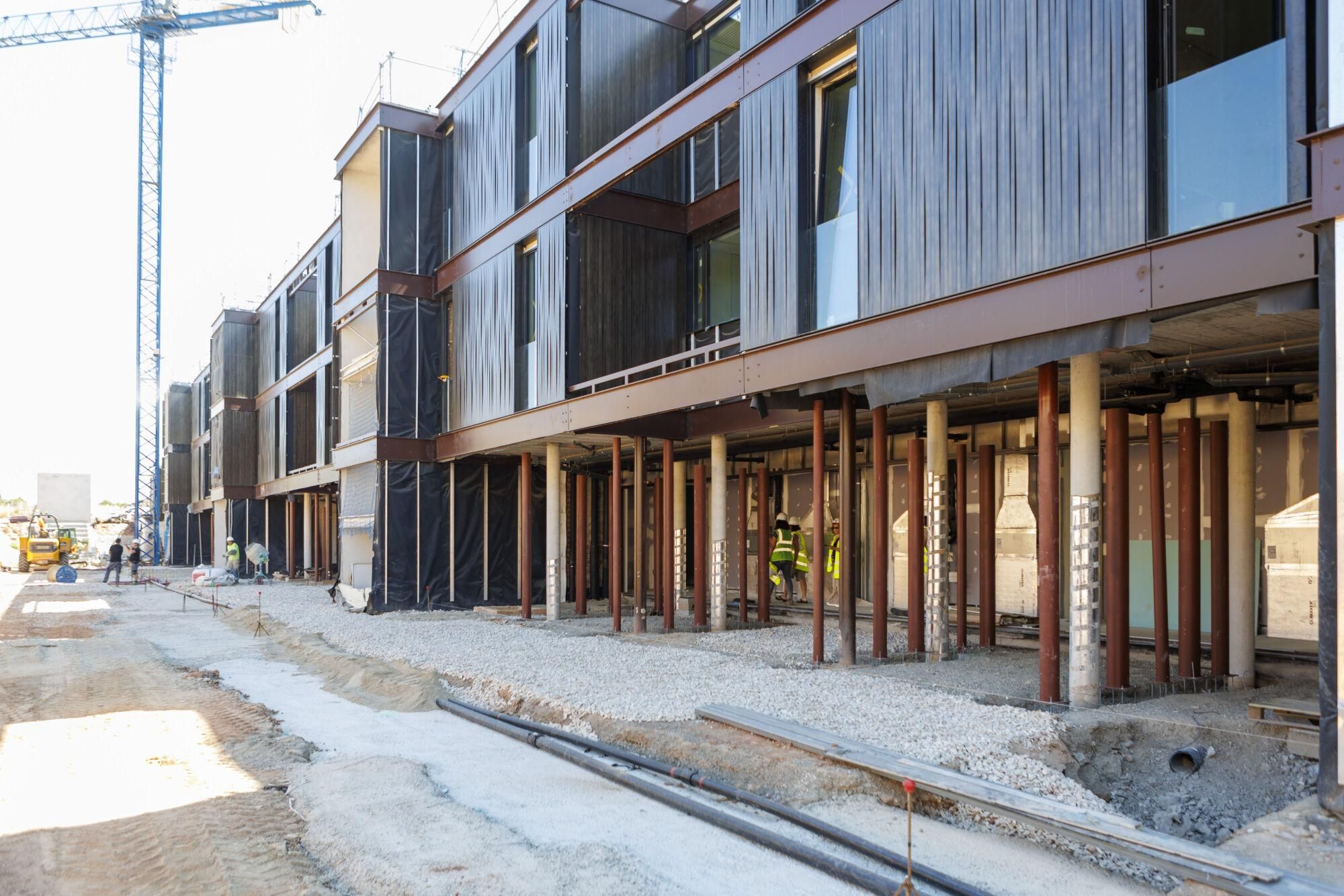Obres a La Parada, l'edifici més singular de Manresa des de fa dècades