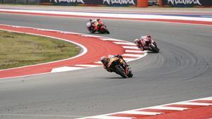 Oficial: Marc Márquez, sancionado con una long lap tras tirar a Di Giannantonio