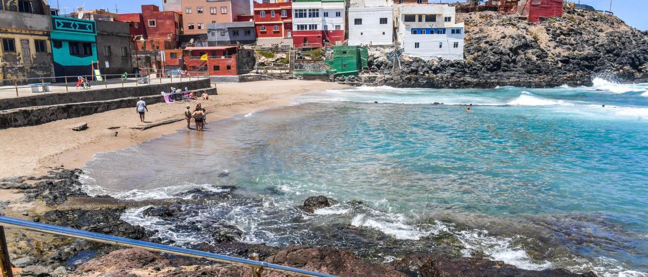 Playa de Dos Roques en el municipio norteño de Gáldar, en Gran Canaria. | | JUAN CARLOS CASTRO