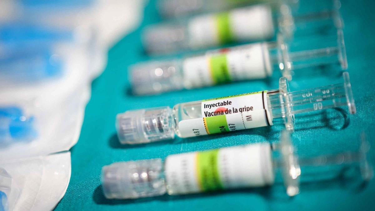Una vacuna de la gripe inyectable.