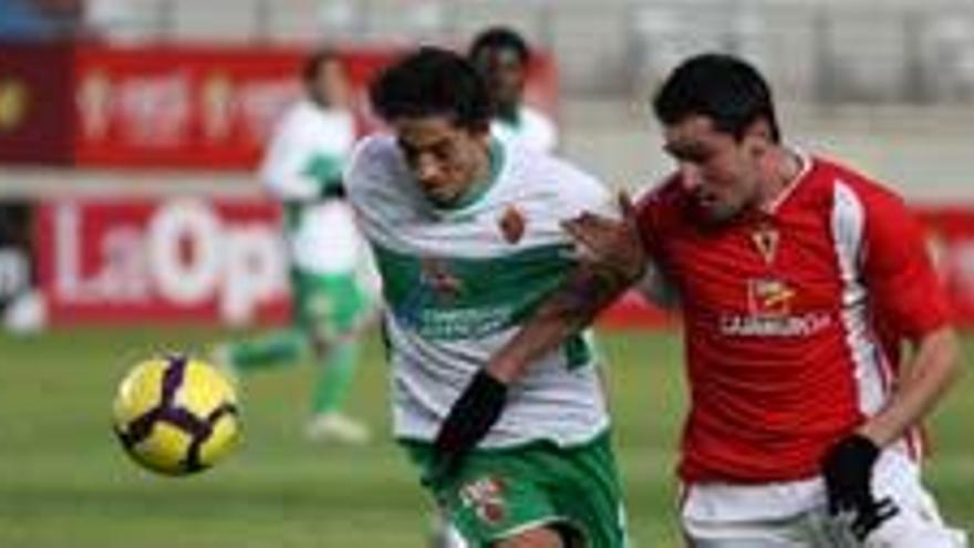 El Elche encadena su segunda victoria consecutiva al superar al Murcia