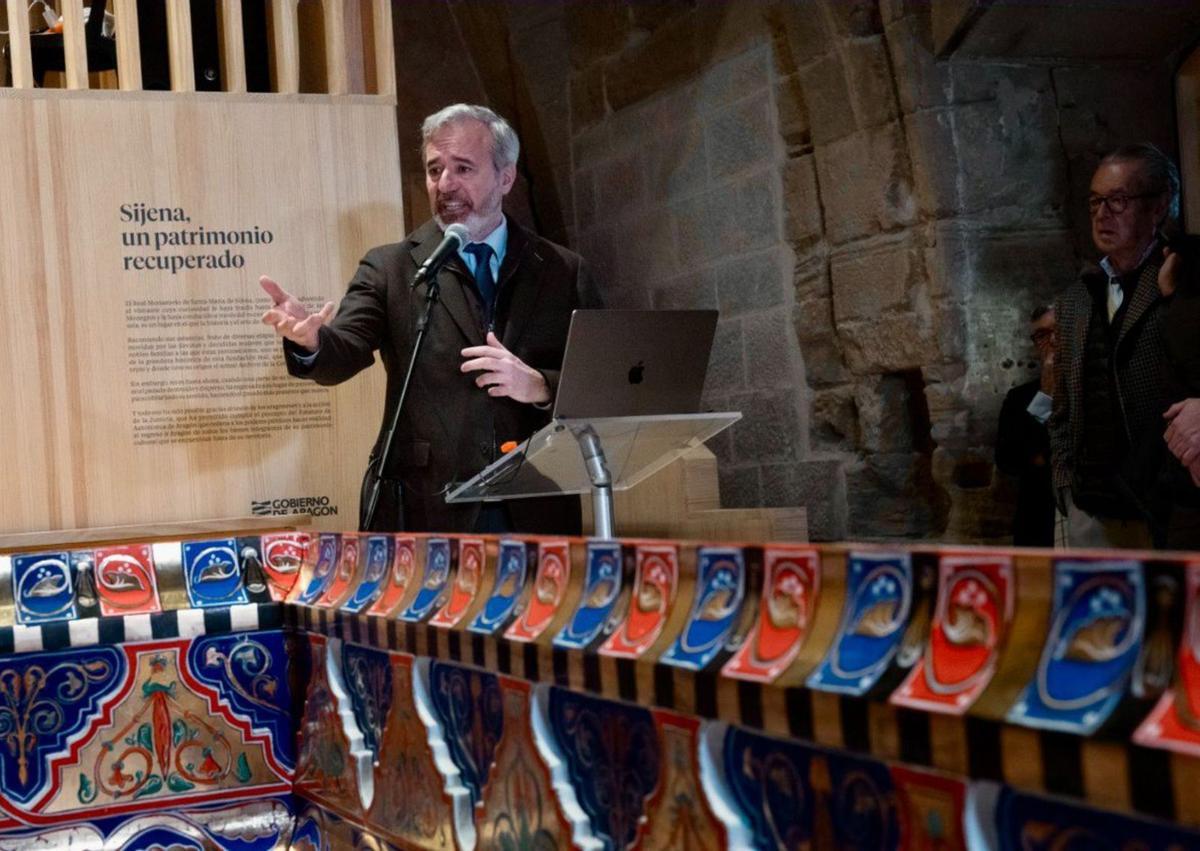 Azcón en la presentación del nuevo alfarje del Monasterio de Sijena.