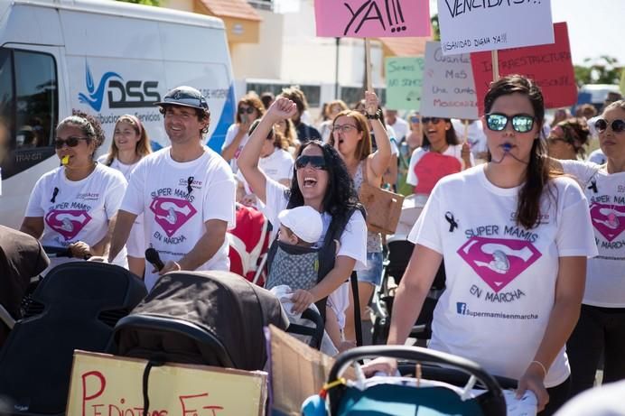 FUERTEVENTURA - MANIFESTACION POR UNA SANIDAD MEJOR EN CORRALEJO - 19-06-17