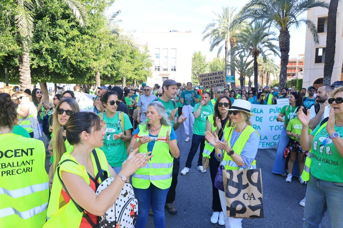 Colapso del tráfico en Alicante por la huelga de profesores