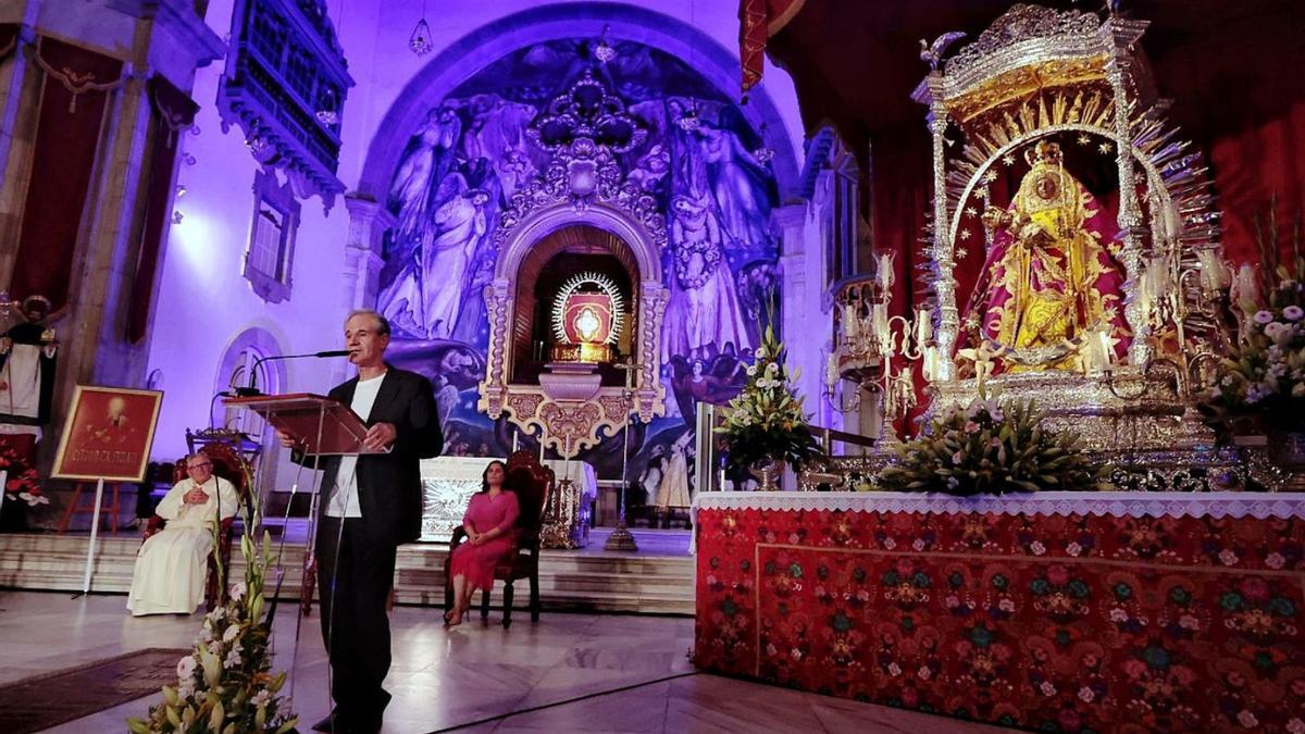 Luis Morera ofreció anoche el pregón de la fiesta de la Patrona de Canarias. | | MARÍA PISACA
