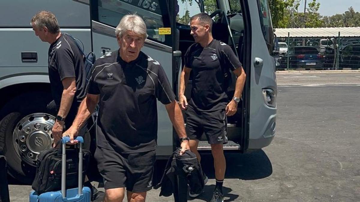 Manuel Pellegrini, antes de viajar a Alemania para iniciar la pretemporada