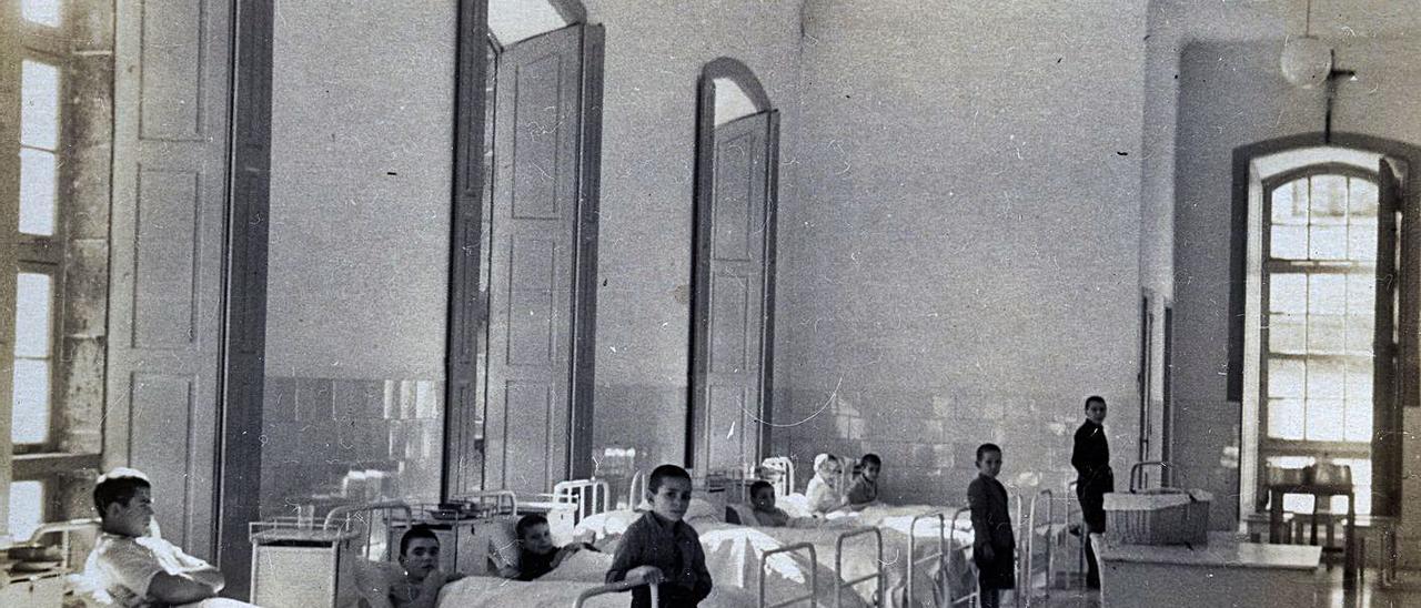 Niños ingresados en el Hospital Provincial de Pontevedra (entre 1955 y 1960).   | // DIPUTACIÓN