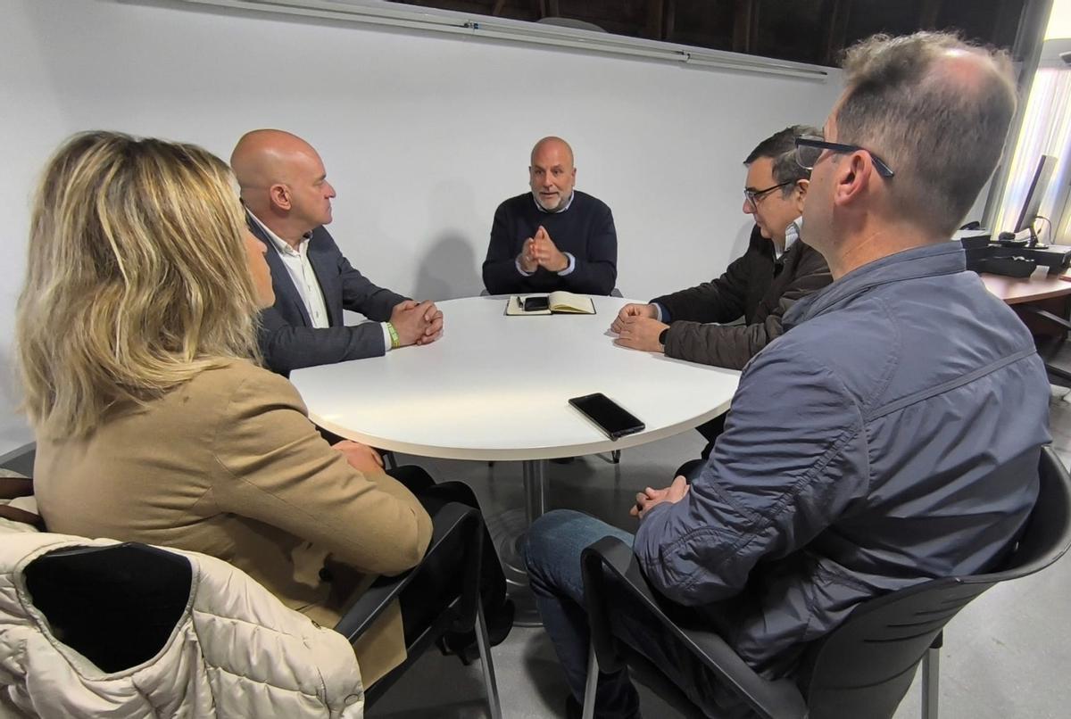 López Pretel reunido con los representantes del Comité de Empresa de Sabic