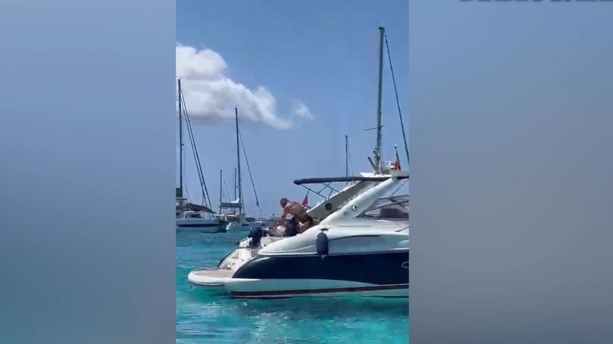 VÍDEO | El patrón de un barco de alquiler es agredido violentamente por un cliente en Formentera