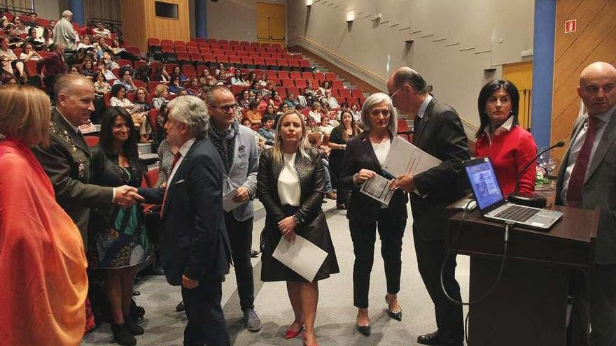 Autoridades y organizadores ayer en el Campus, tras la inauguración de las Xornadas. // Iñaki Osorio
