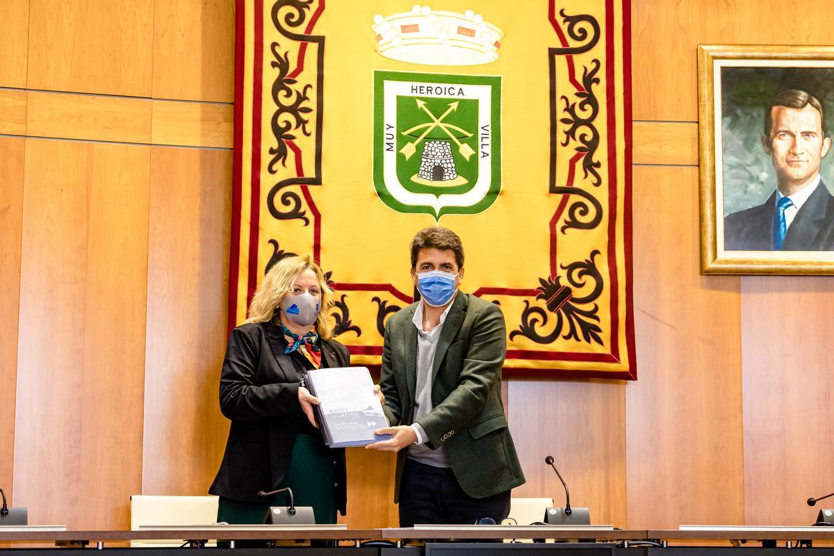 Ana Sala, junto a Carlos Mazón, en la presentación del Plan Director de los Baños de la Reina, que promueve la Diputación Provincial.