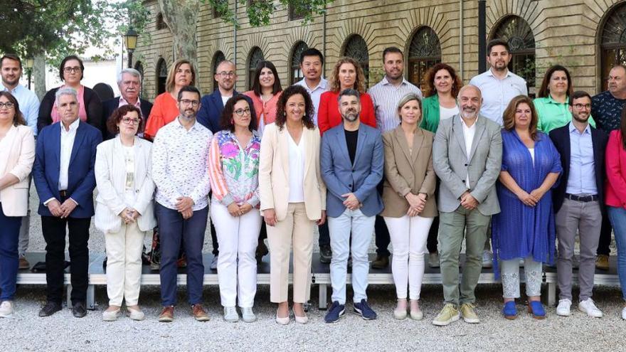 Catalina Cladera presenta su equipo con el objetivo de «gobernar ocho años más» el Consell de Mallorca