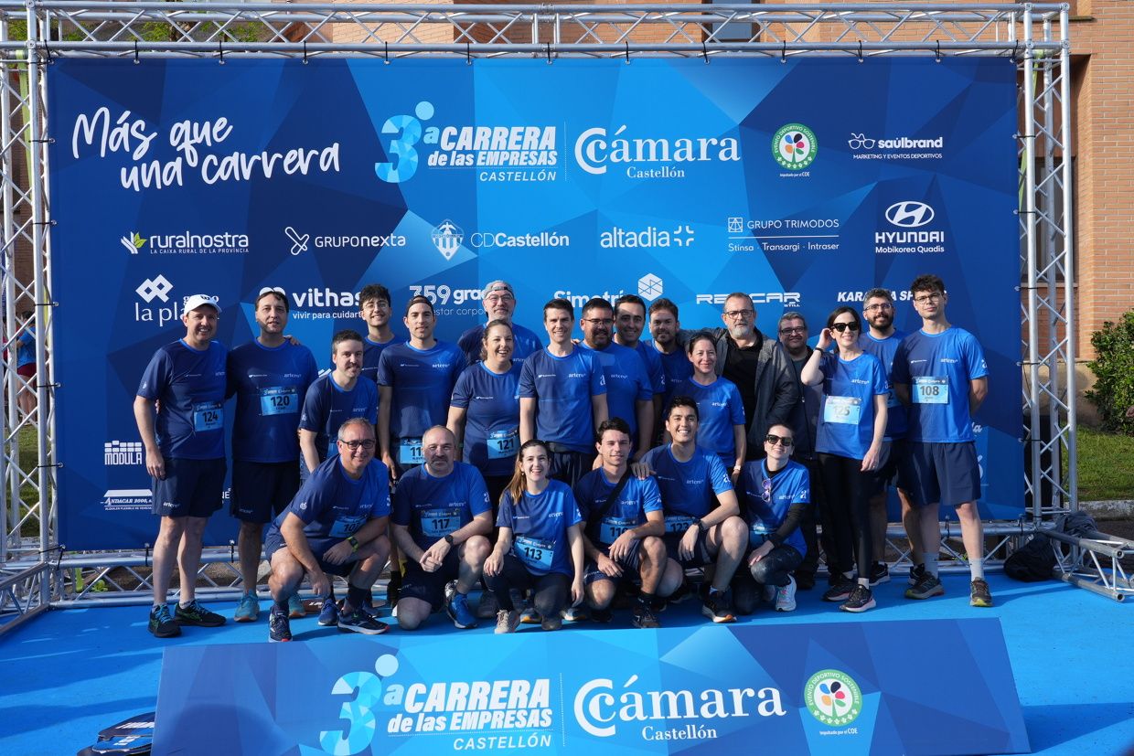 Búscate en las fotos de la Carrera de las Empresas en Castellón