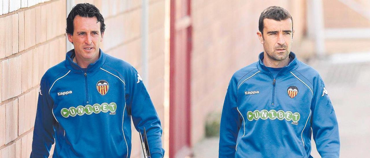 Emery, junto a Carcedo, en Paterna antes de un entrenamiento del Valencia.