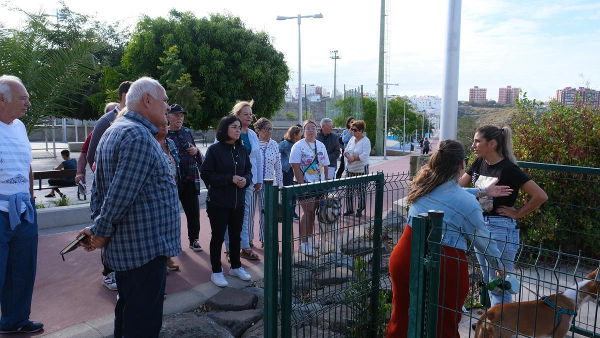 Visita de la alcaldesa de Las Palmas de Gran Canaria, Carolina Darias, al barrio de Lomo Blanco.