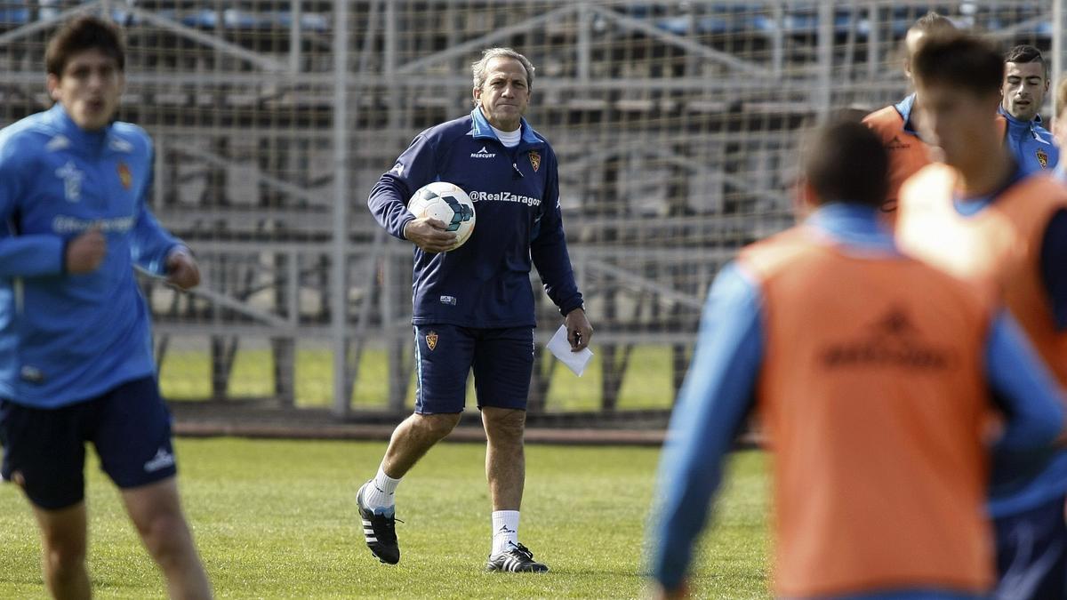 Víctor Muñoz, en un entrenamiento con el Zaragoza en 2014.