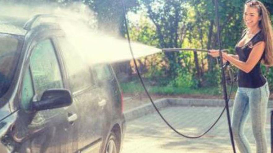 Trucos caseros para limpiar el coche