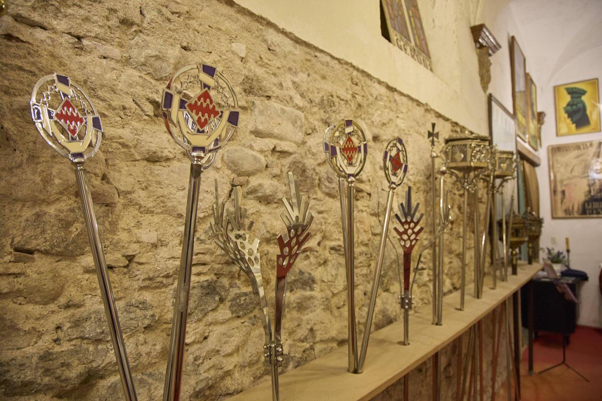 Un gironí recrea la processó de Girona amb figures de paper