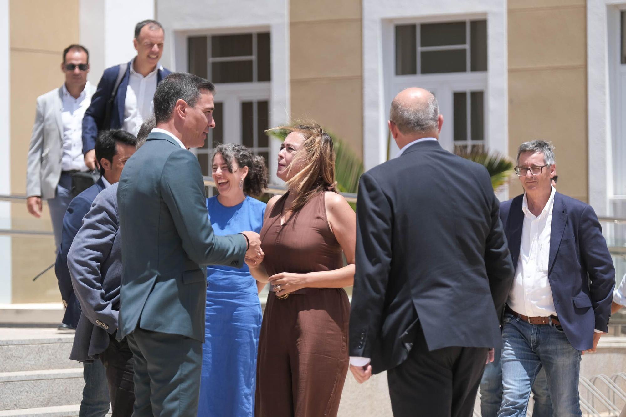 Encuentro entre Pedro Sánchez y Ángel Víctor Torres en el Cabildo de Lanzarote