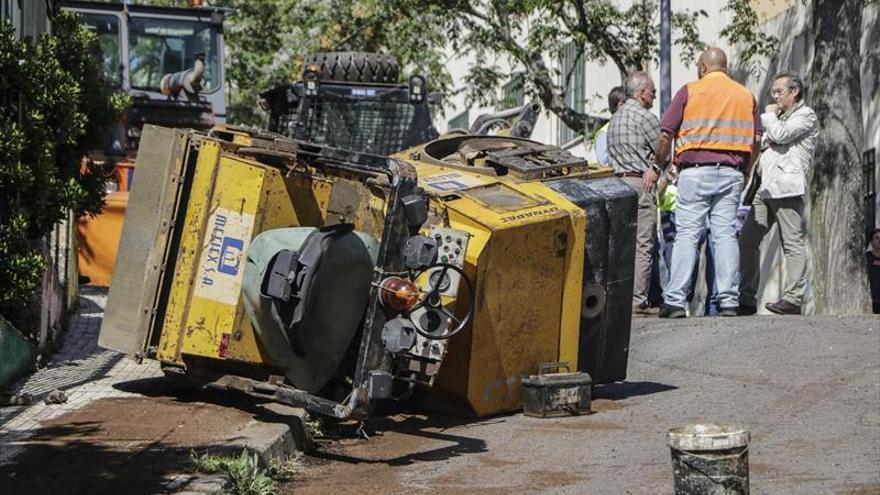 Fallece un obrero al ser arrollado por la máquina con la que asfaltaba una calle